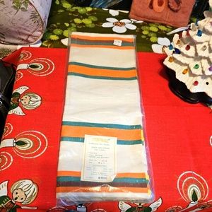 New Old Stock Vintage Heritage Linen Tea Towels